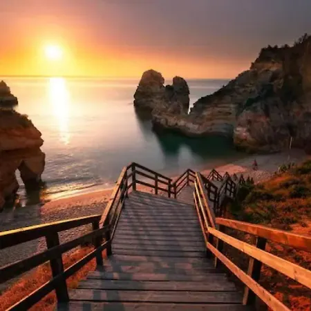 Stylish Beachfront Escape . Steps To . Wifi Portimão