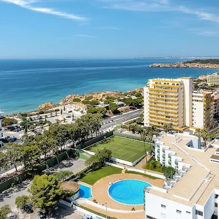 Stylish Beachfront Escape . Steps To . Wifi Appartement Portimão