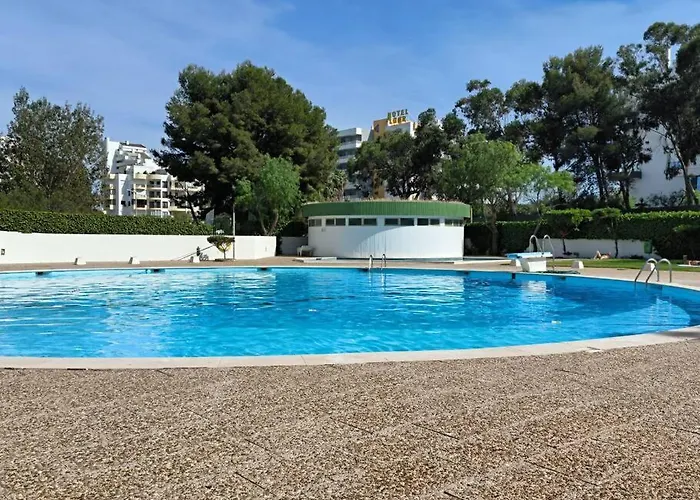 Stylish Beachfront Escape . Steps To . Wifi Apartamento Portimão