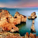 Stylish Beachfront Escape . Steps To . Wifi Διαμέρισμα