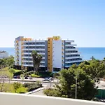 Stylish Beachfront Escape . Steps To . Wifi * Portimão