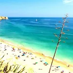 Stylish Beachfront Escape . Steps To . Wifi Portimão