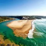 Stylish Beachfront Escape . Steps To . Wifi * Portimão