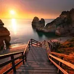 Stylish Beachfront Escape . Steps To . Wifi Portimão