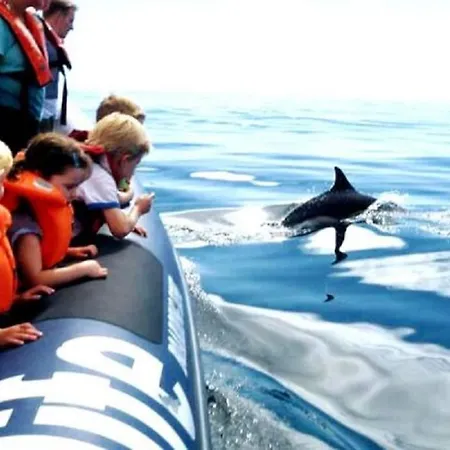 Διαμέρισμα Stylish Beachfront Escape . Steps To . Wifi *