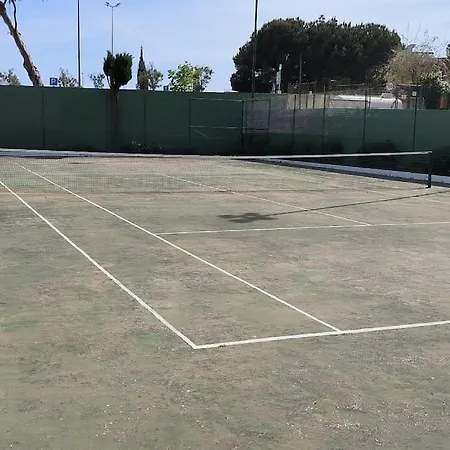 Apartment Stylish Beachfront Escape . Steps To . Wifi Portimão