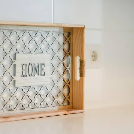 Apartment Stylish Beachfront Escape . Steps To . Wifi Portimão