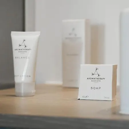 Stylish Beachfront Escape . Steps To . Wifi Apartament Portimão