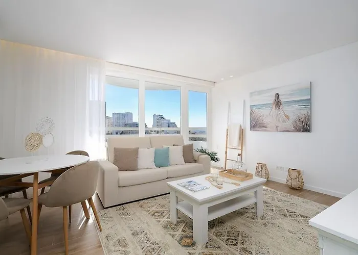 Stylish Beachfront Escape . Steps To . Wifi Apartament