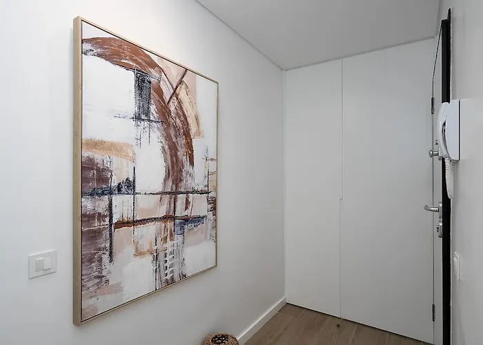 Stylish Beachfront Escape . Steps To . Wifi Apartament *